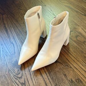 Vince Camuto ivory Oskana heeled leather bootie women’s size 11 / 43